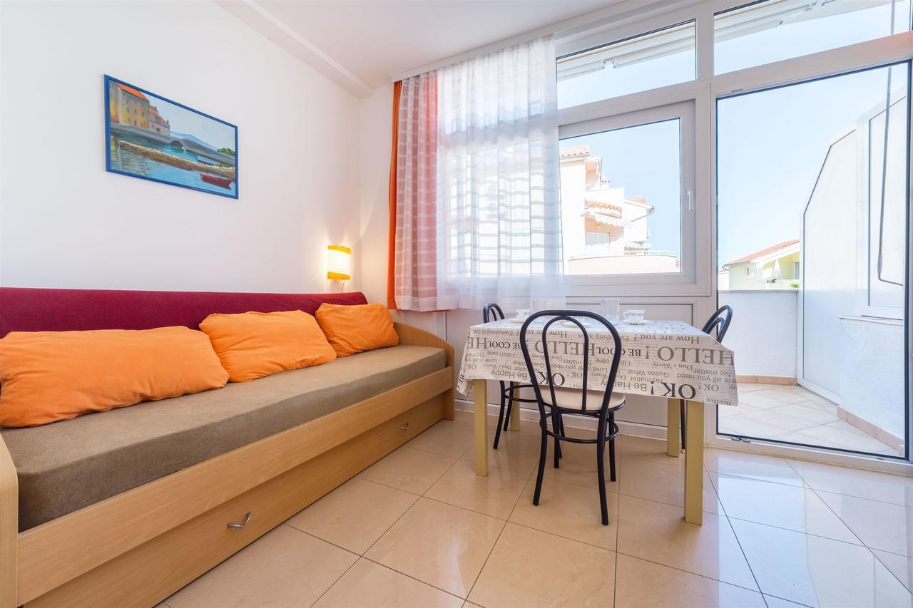 Apartments Zanze Vodice Buitenkant foto