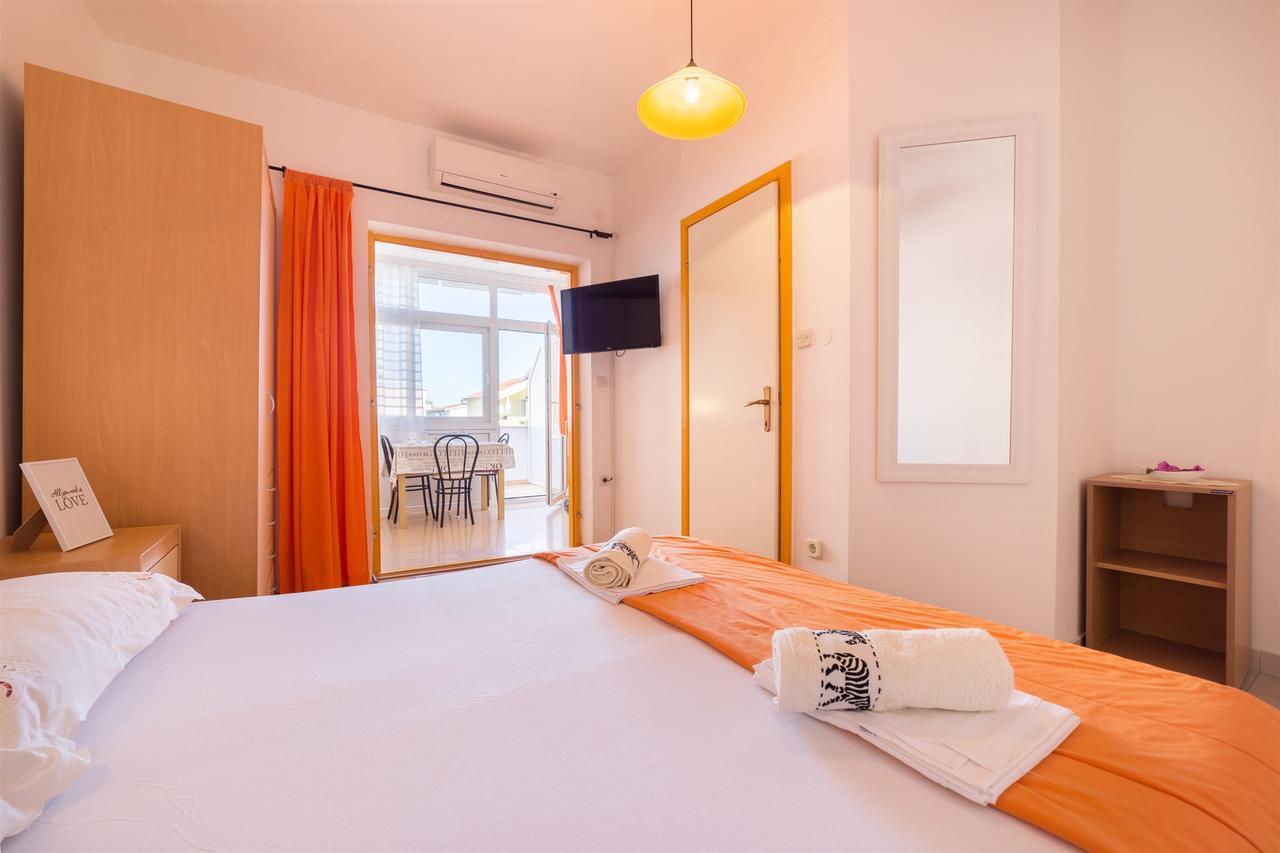 Apartments Zanze Vodice Buitenkant foto