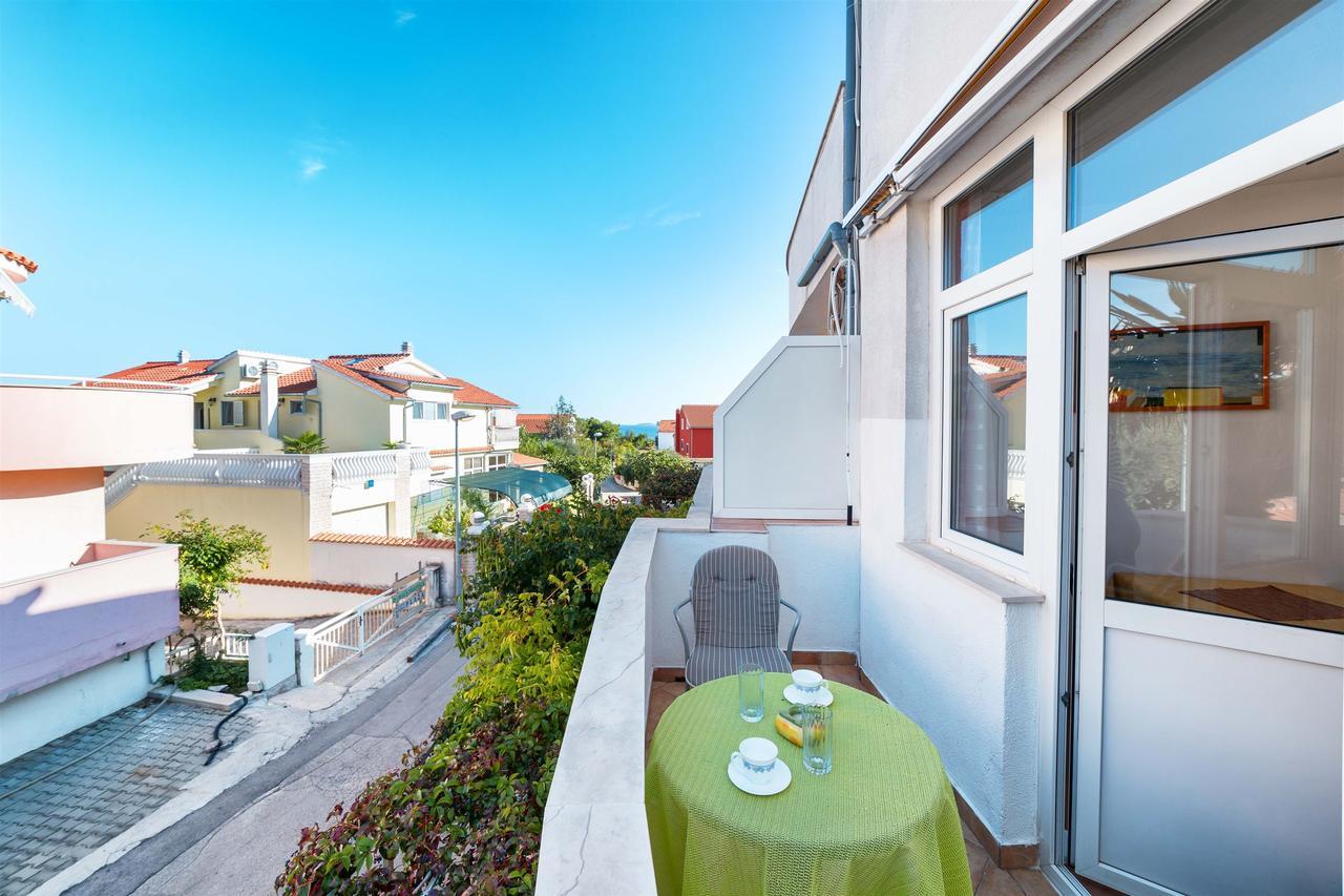 Apartments Zanze Vodice Buitenkant foto