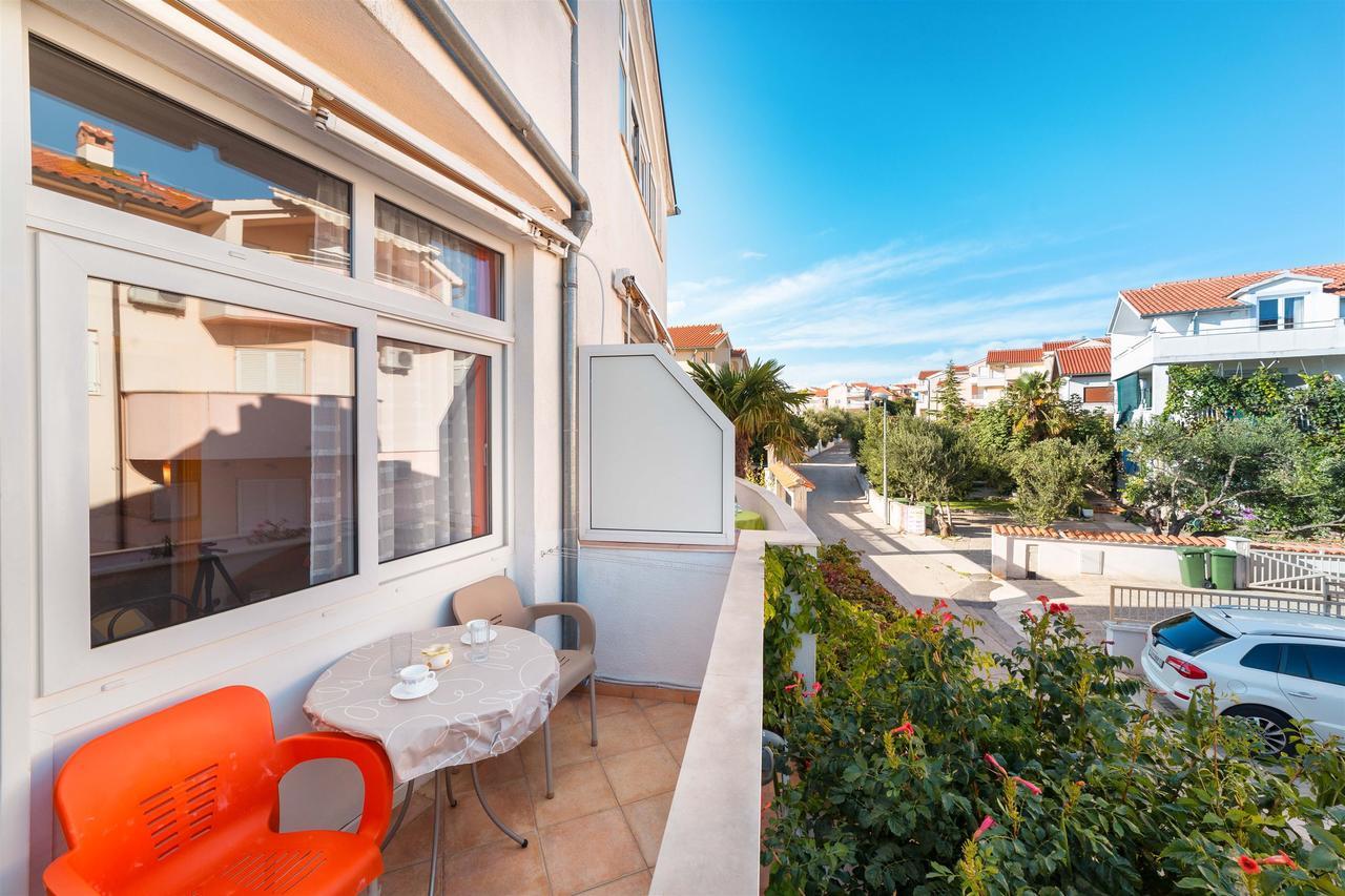 Apartments Zanze Vodice Buitenkant foto