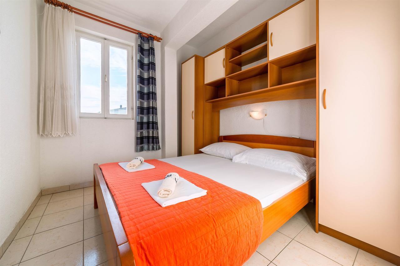 Apartments Zanze Vodice Buitenkant foto